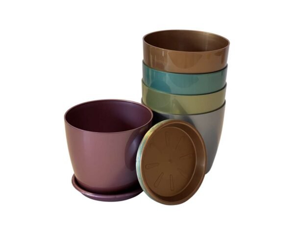 glossy planters with trays