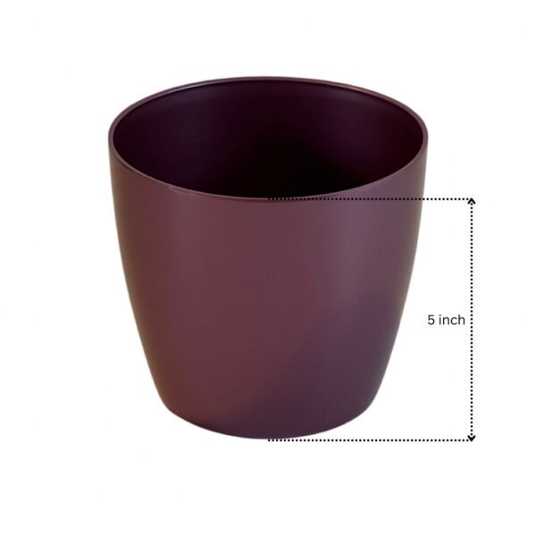 glossy planters with trays